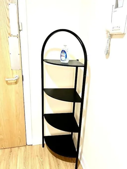 Alluring 2 Bedroom Leeds City Centre Apartment- Self Check-In,Balconied Apartment 0*, Leeds (West Yorkshire)