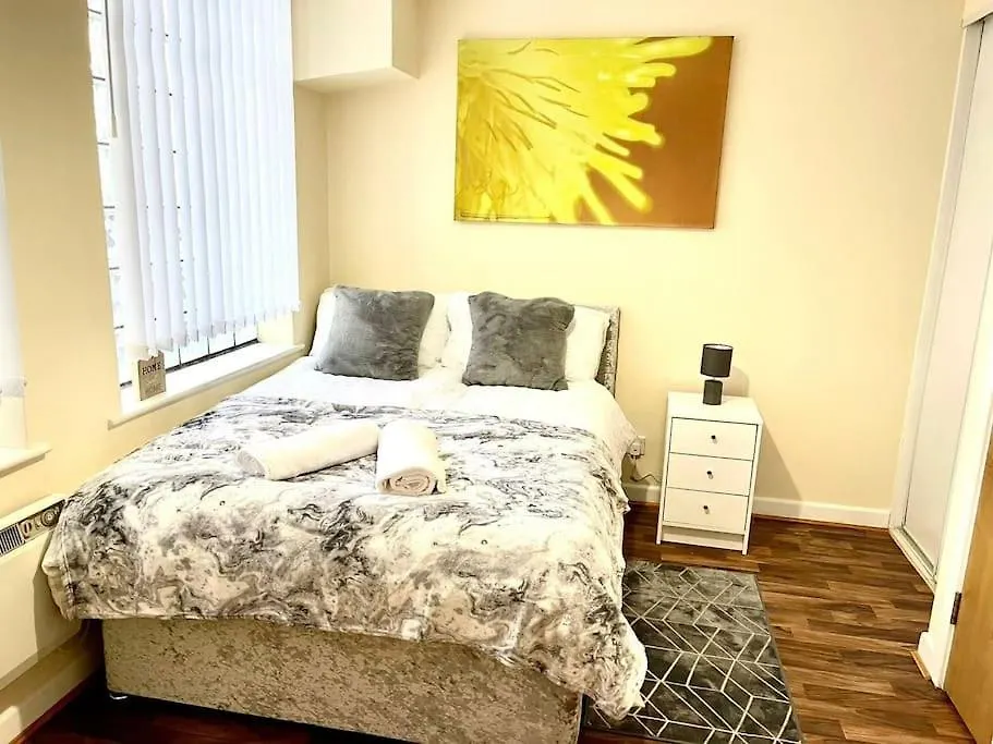 Alluring 2 Bedroom Leeds City Centre Apartment- Self Check-In,Balconied Apartment