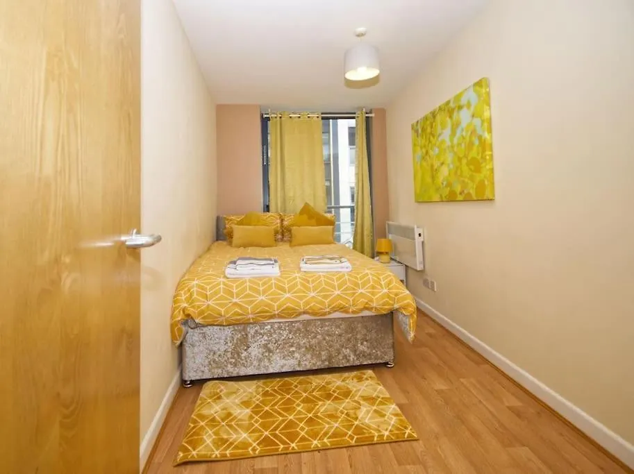 Alluring 2 Bedroom Leeds City Centre Apartment- Self Check-In,Balconied Apartment