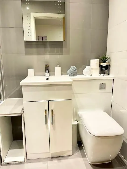 Alluring 2 Bedroom Leeds City Centre Apartment- Self Check-In,Balconied Apartment  Leeds (West Yorkshire)